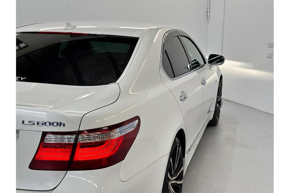 2007 Lexus LS600H Version S UVF455