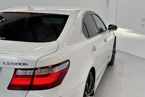 2007 Lexus LS600H Version S UVF455
