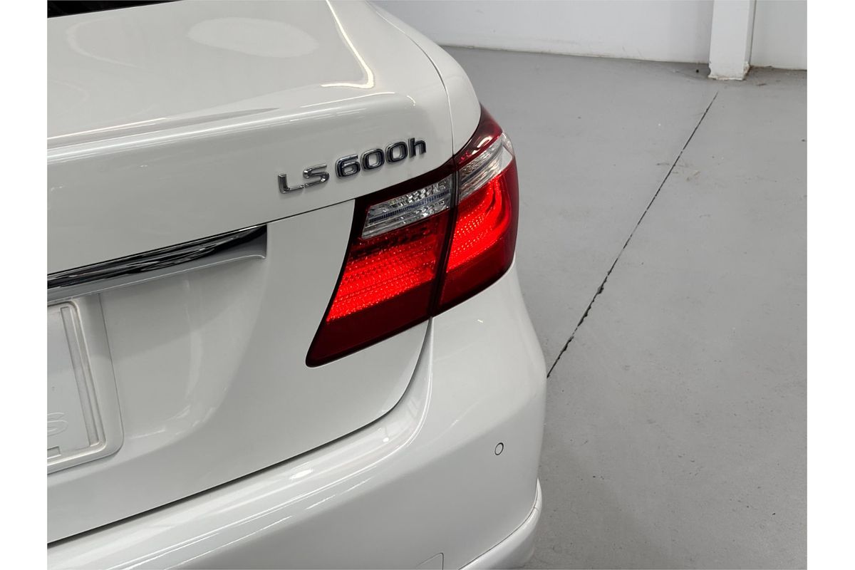 2007 Lexus LS600H Version S UVF455