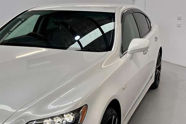 2007 Lexus LS600H Version S UVF455