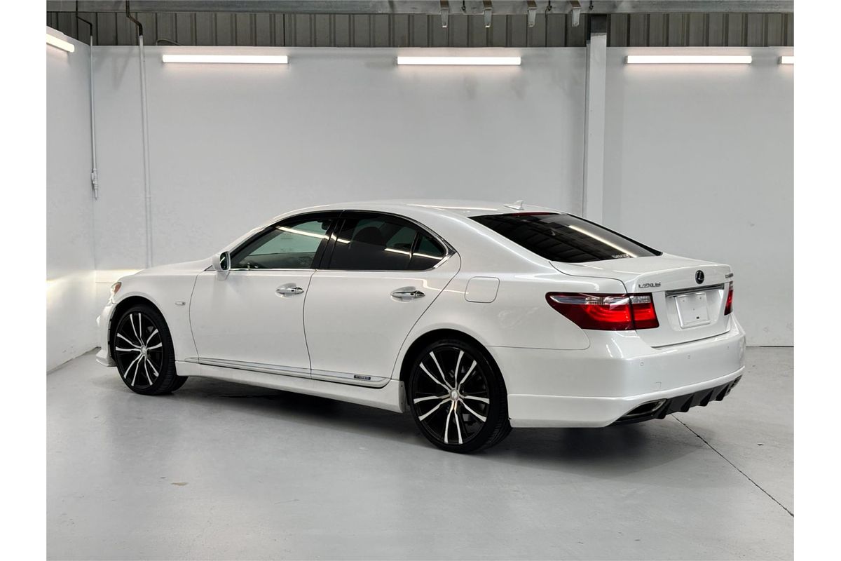 2007 Lexus LS600H Version S UVF455