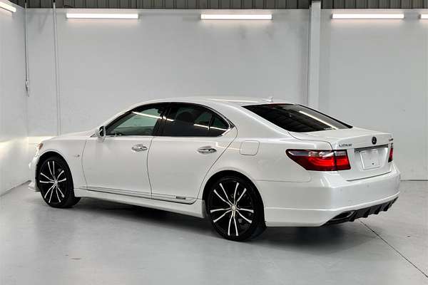 2007 Lexus LS600H Version S UVF455