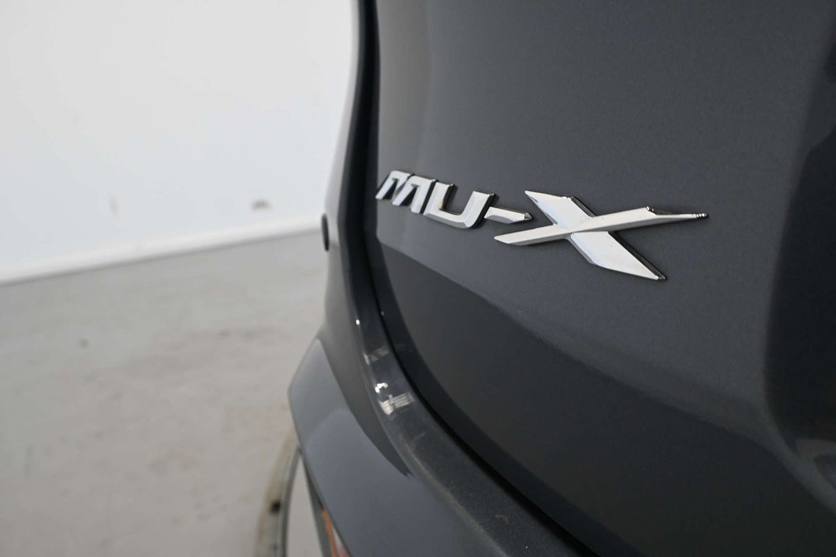 2023 Isuzu MU-X LS-T
