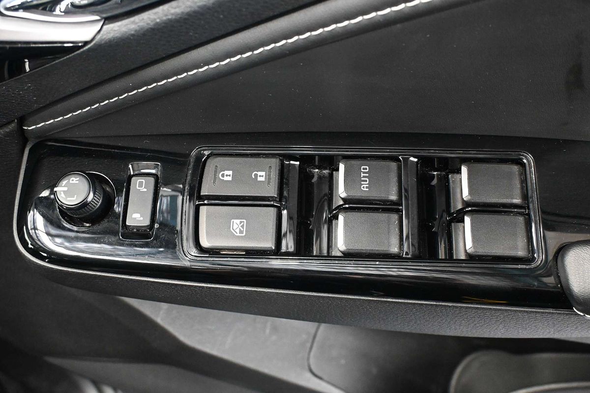 2023 Isuzu MU-X LS-T