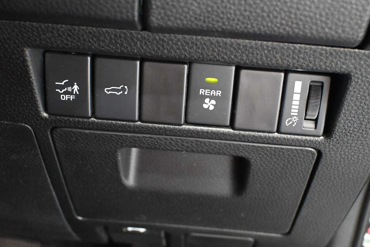 2023 Isuzu MU-X LS-T