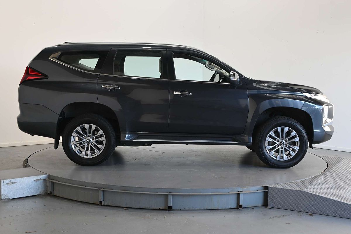 2022 Mitsubishi Pajero Sport GLX QF
