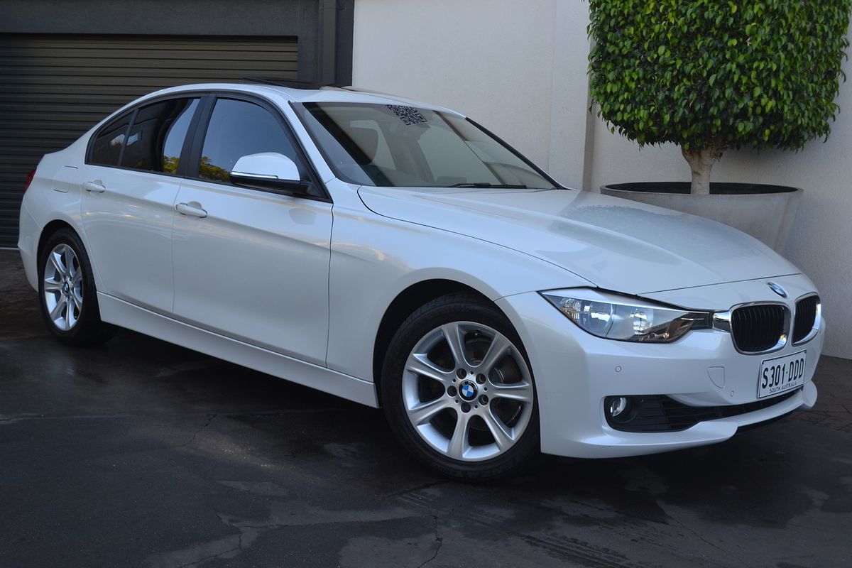 2012 BMW 3 Series 320i F30