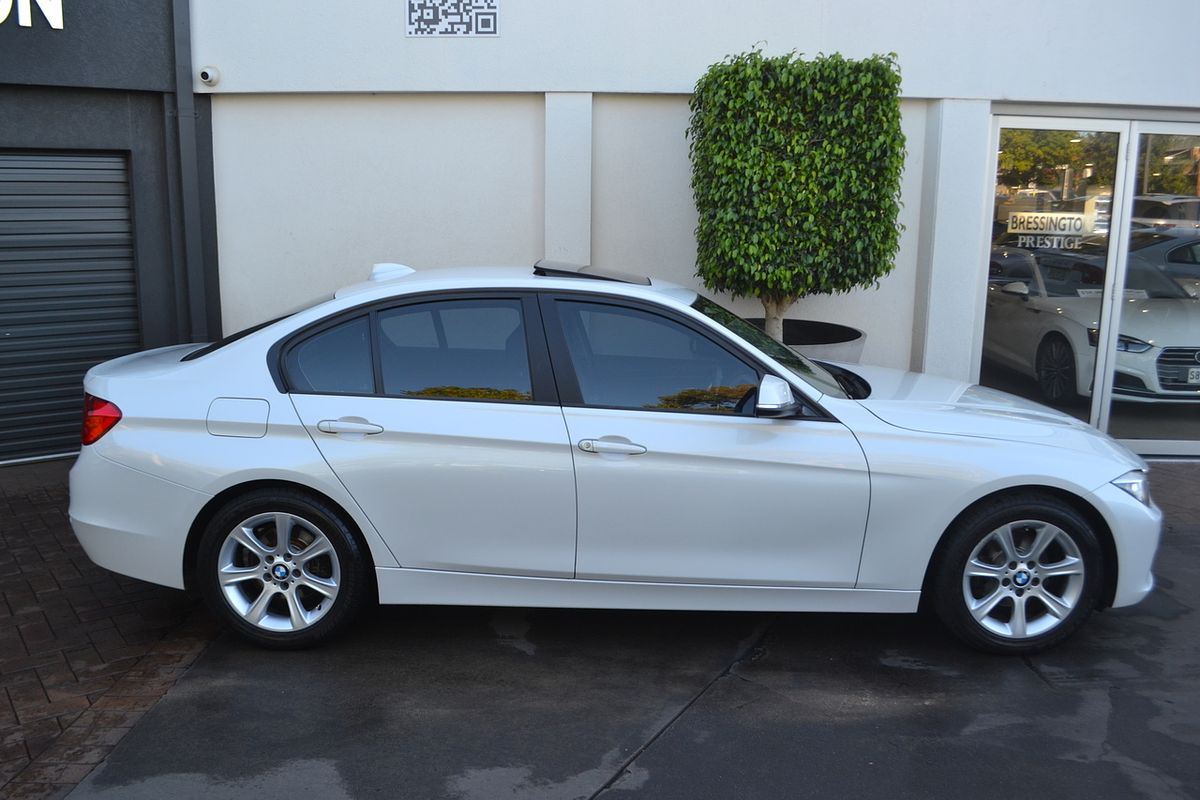 2012 BMW 3 Series 320i F30