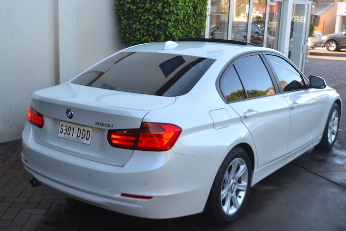 2012 BMW 3 Series 320i F30