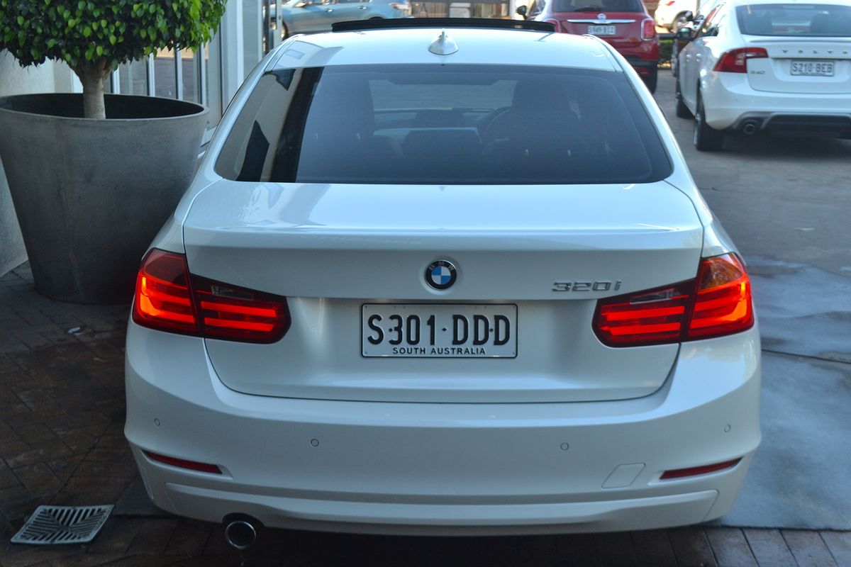2012 BMW 3 Series 320i F30