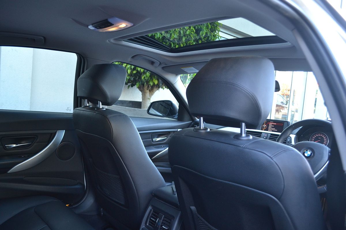 2012 BMW 3 Series 320i F30