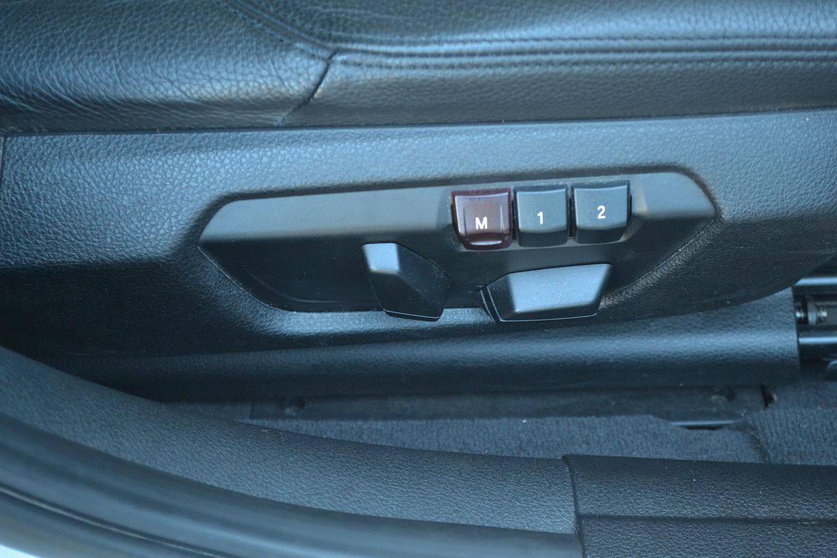 2012 BMW 3 Series 320i F30
