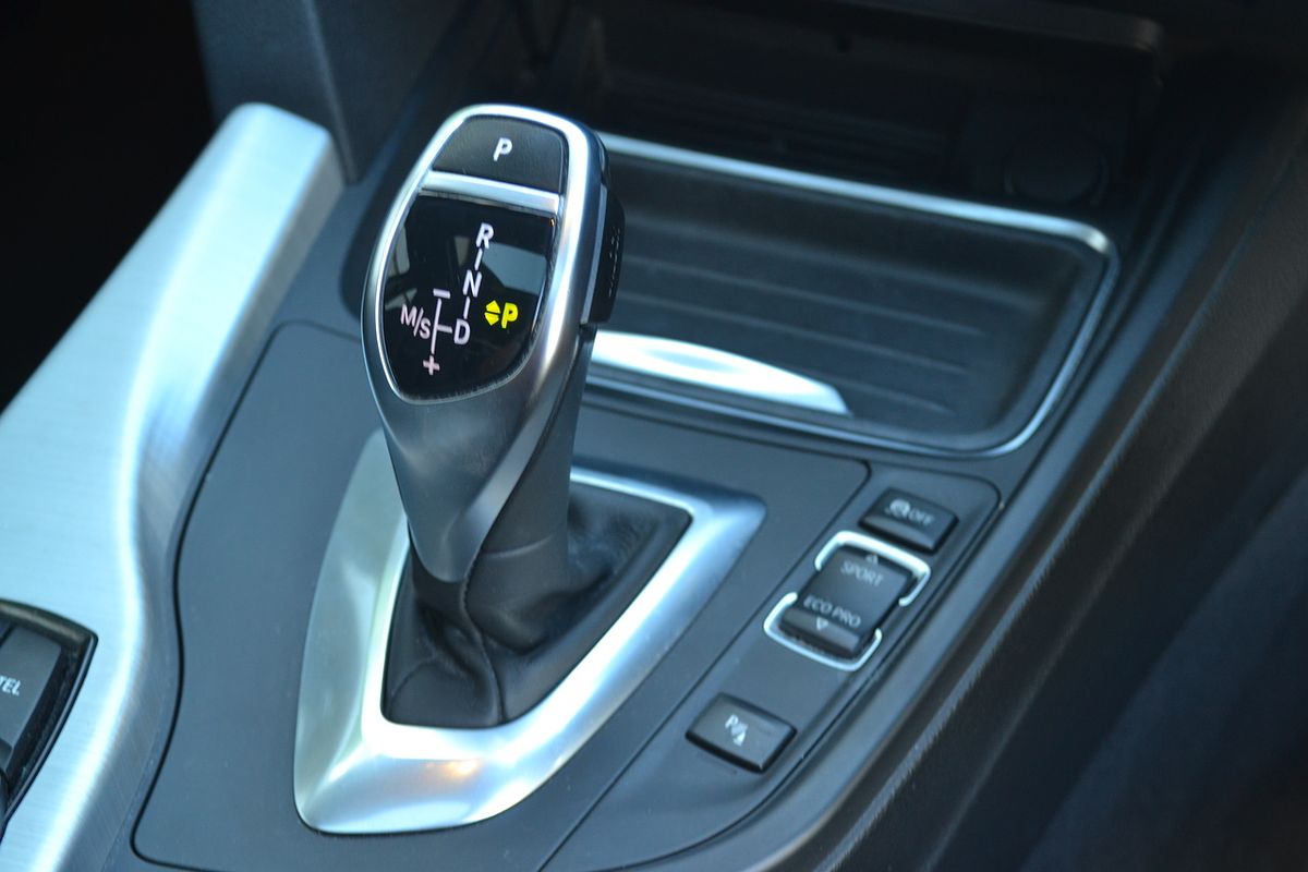 2012 BMW 3 Series 320i F30