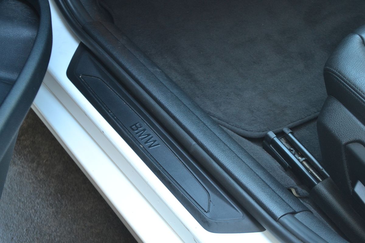 2012 BMW 3 Series 320i F30