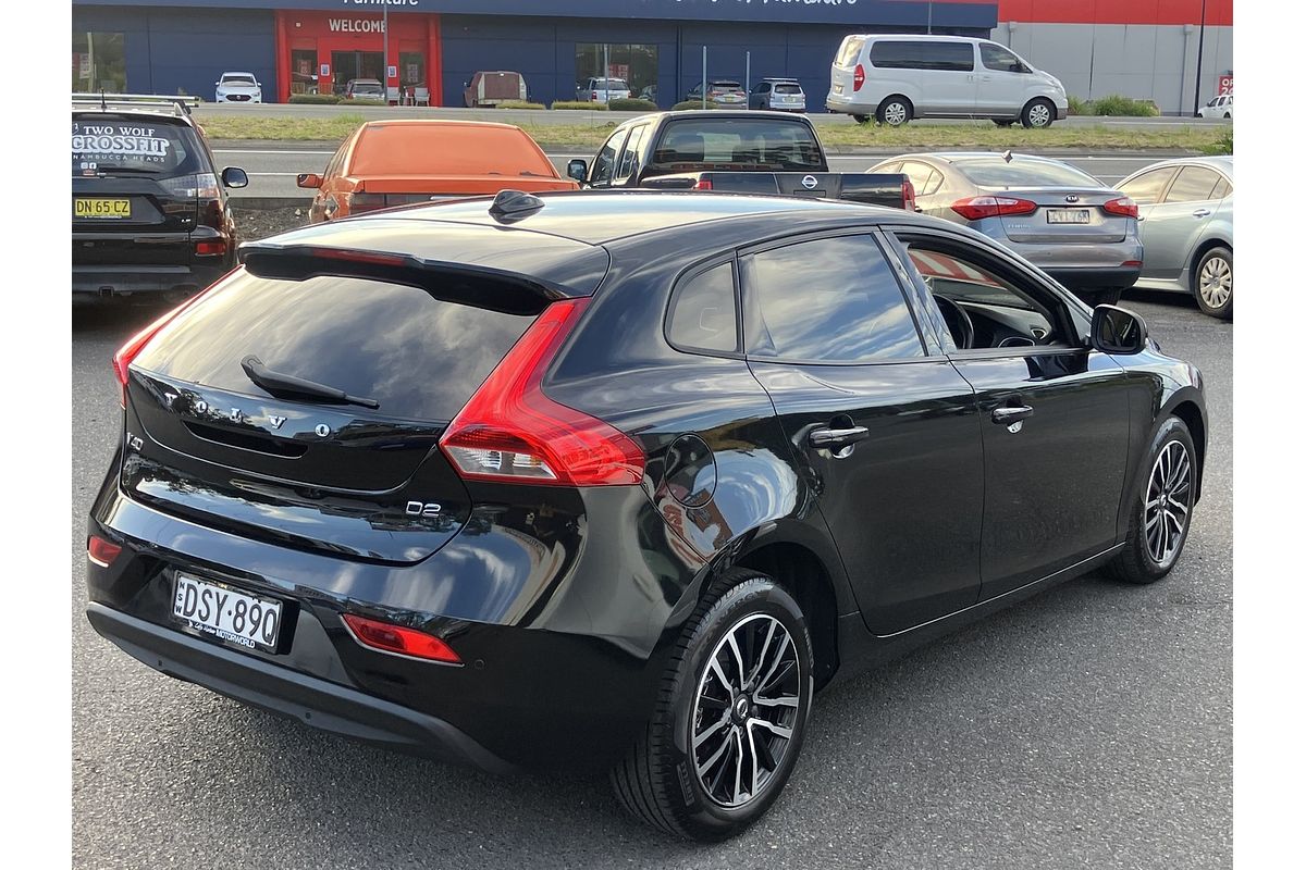 2016 Volvo V40 D2 Momentum M MY17