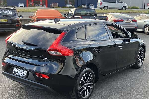 2016 Volvo V40 D2 Momentum M MY17