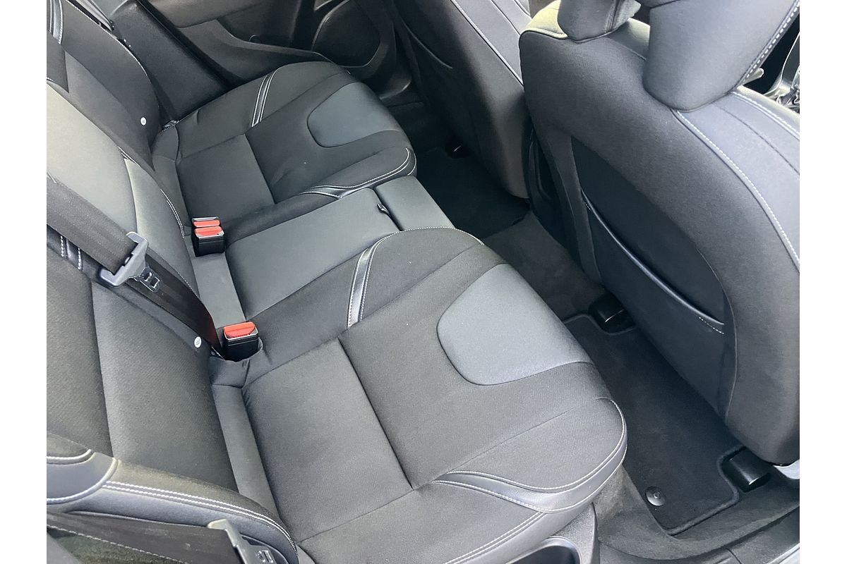 2016 Volvo V40 D2 Momentum M MY17