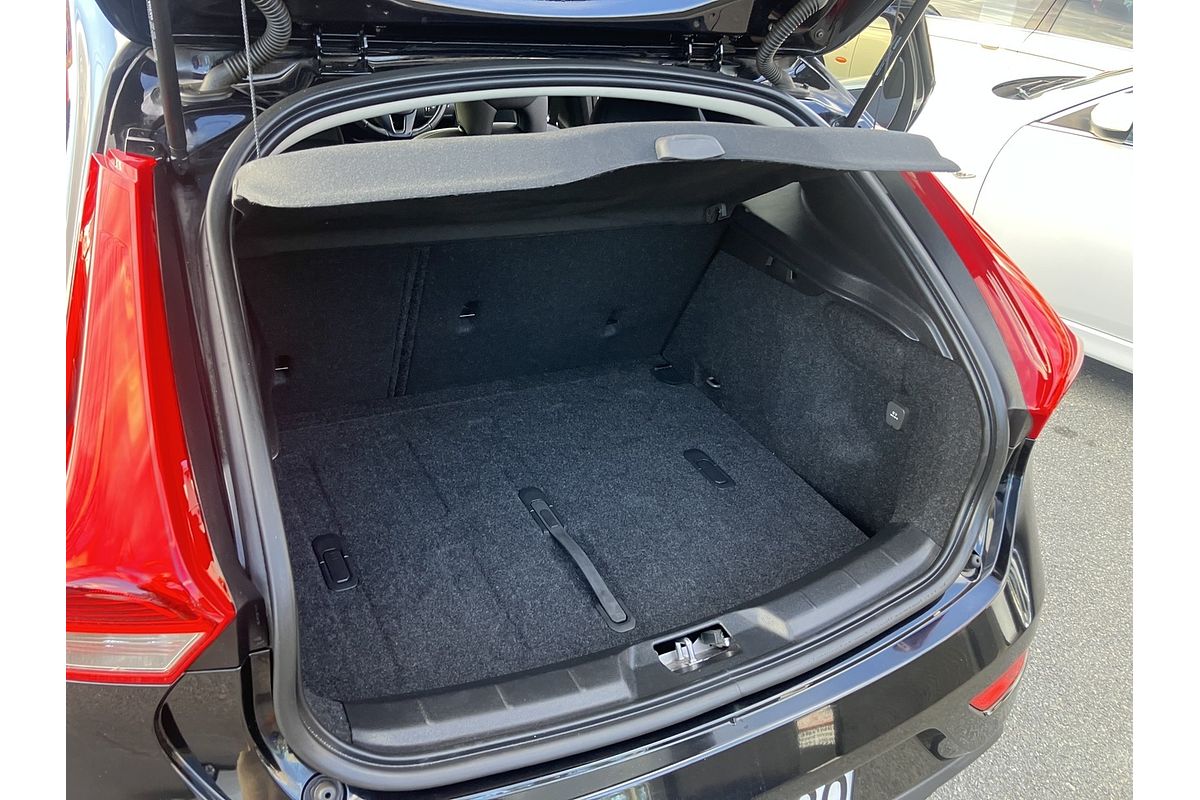 2016 Volvo V40 D2 Momentum M MY17