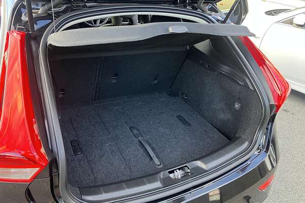 2016 Volvo V40 D2 Momentum M MY17