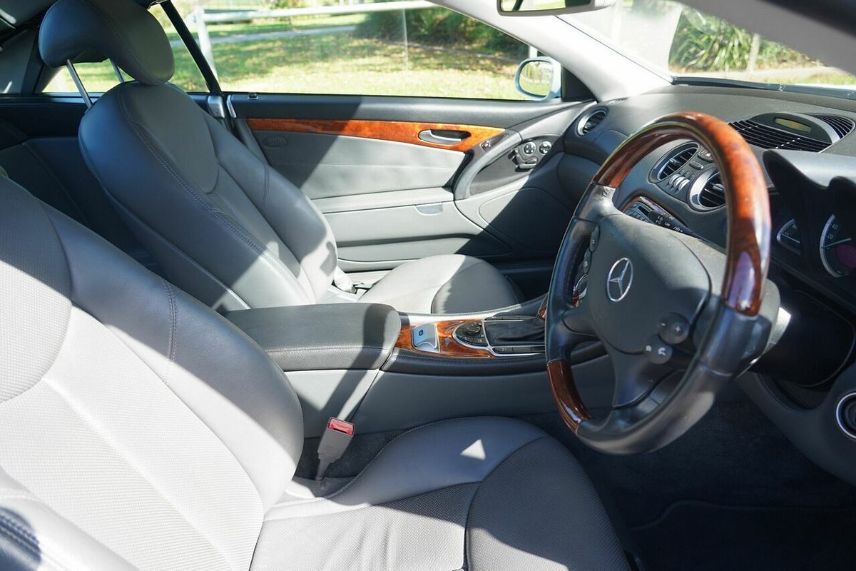 2003 Mercedes-Benz SL500 R230