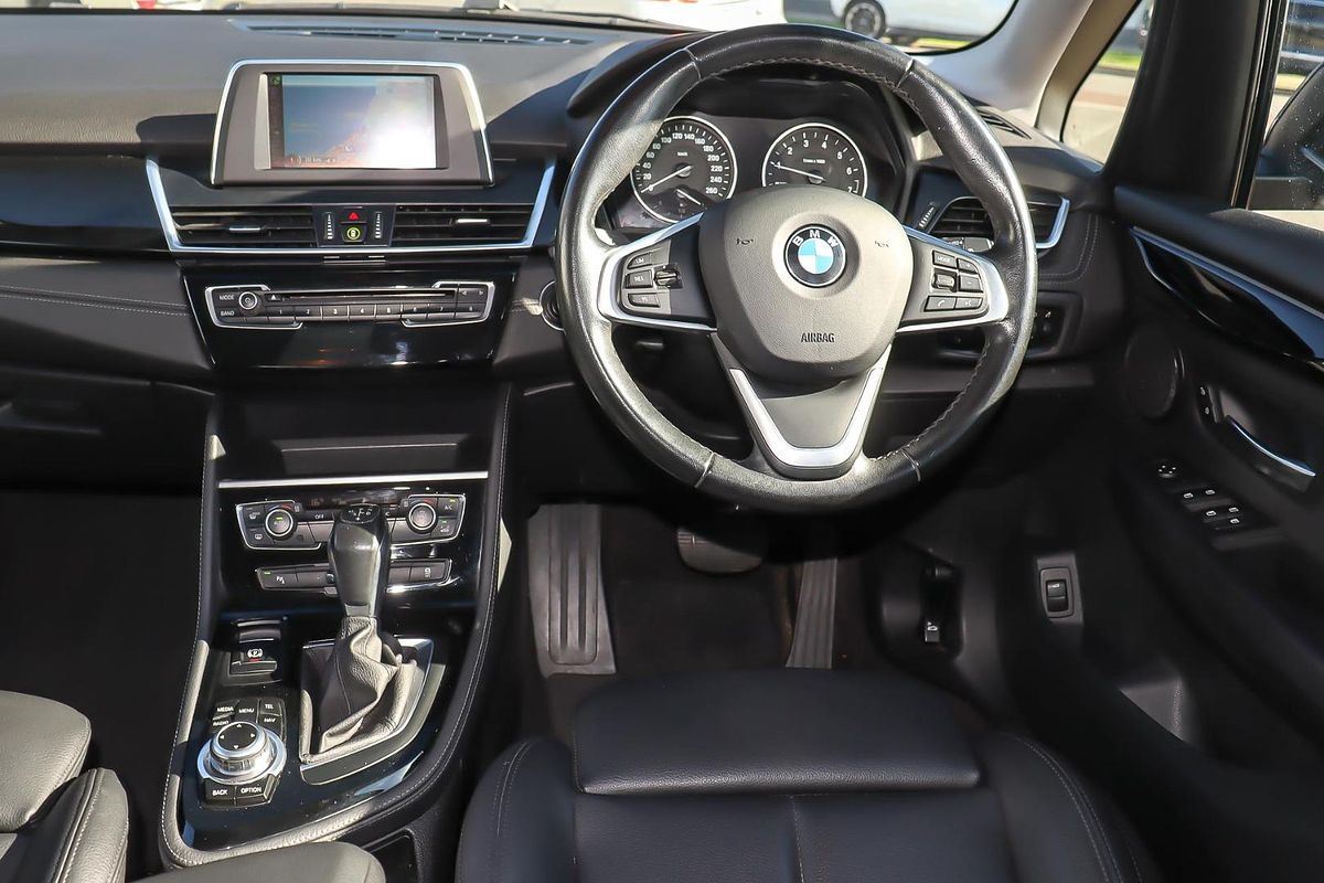2016 BMW 2 Series 218i Sport Line F45