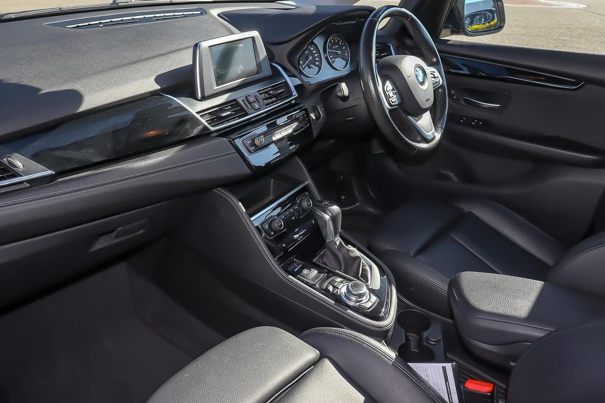 2016 BMW 2 Series 218i Sport Line F45