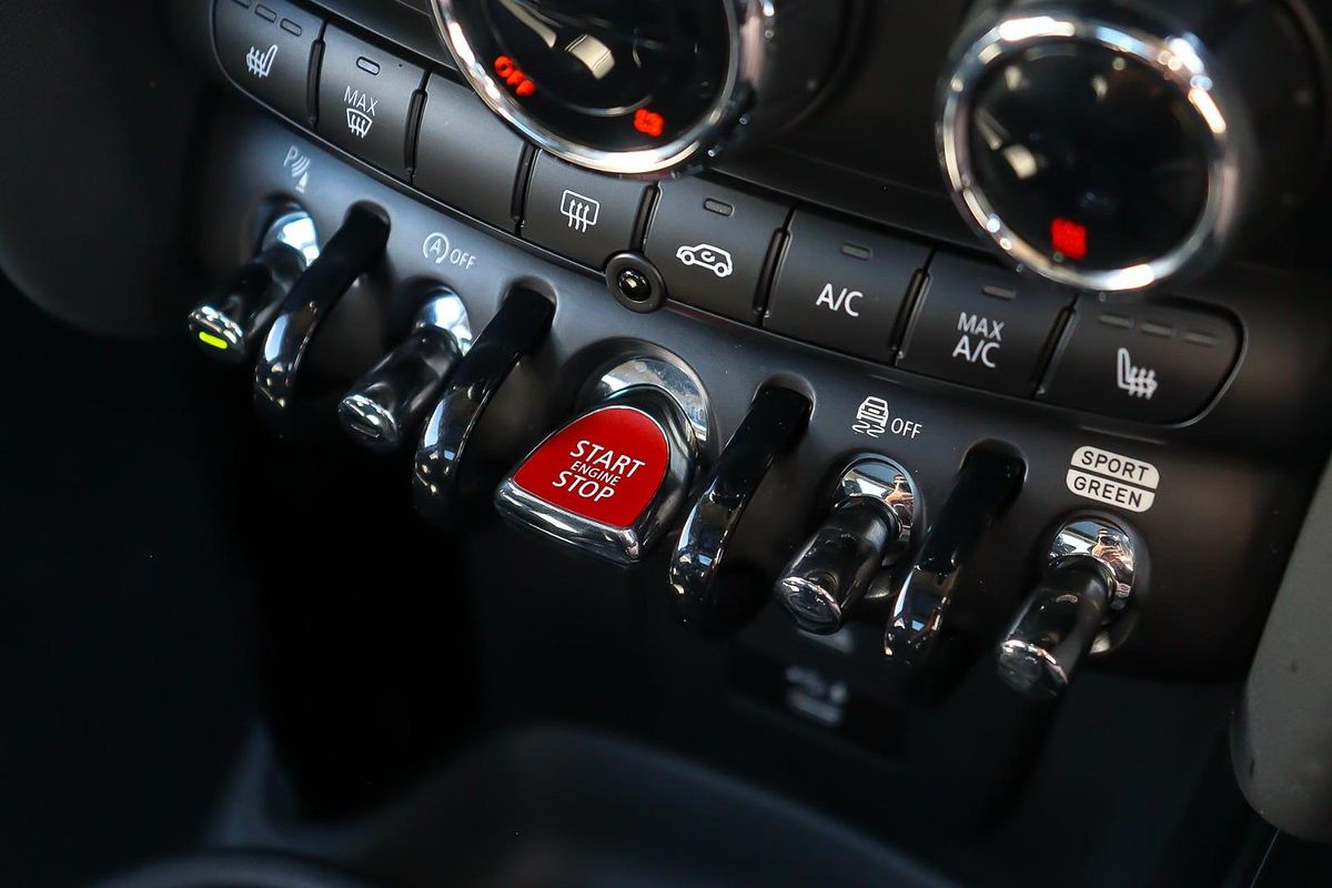 2021 MINI Hatch Cooper Classic F56 LCI