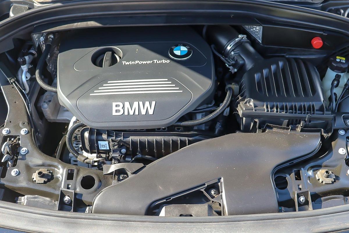 2016 BMW 2 Series 218i Sport Line F45