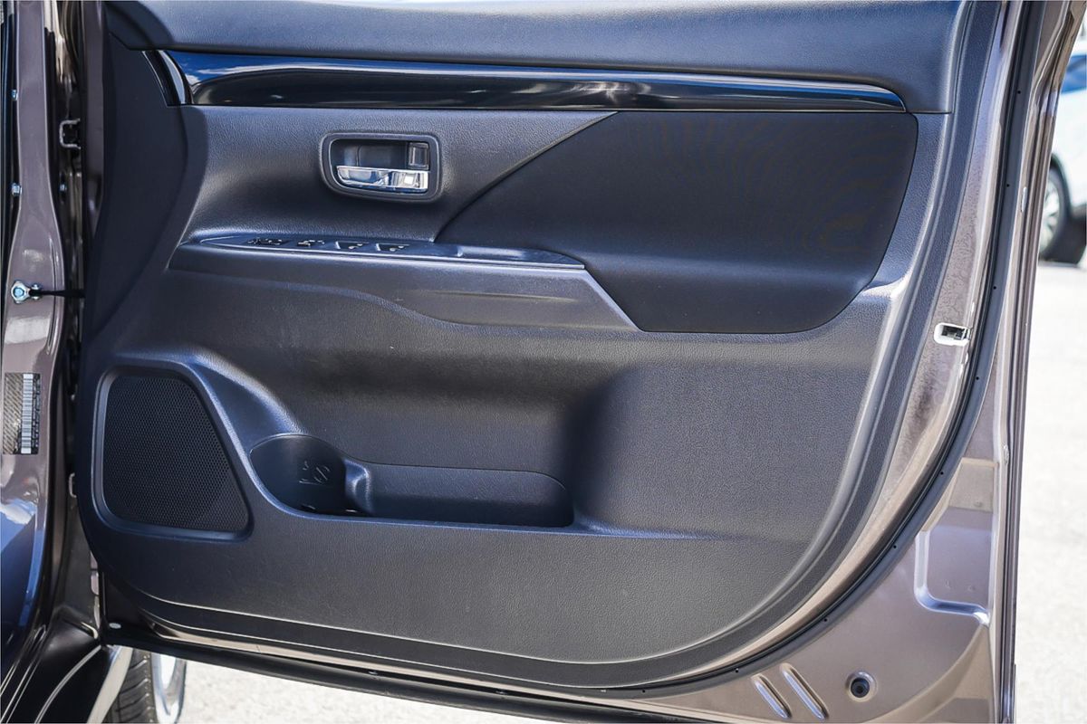 2020 Mitsubishi Outlander ES ZL