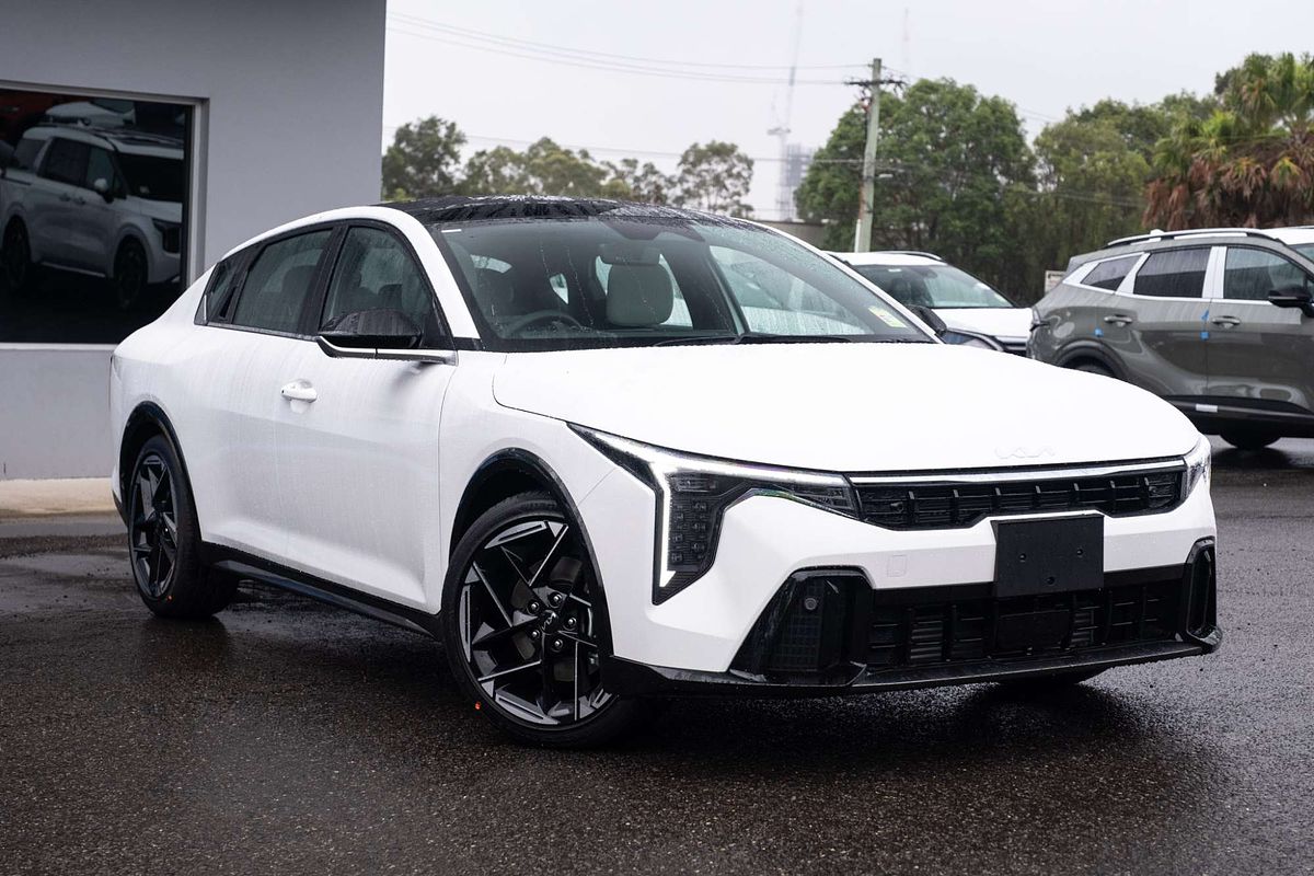 2024 Kia K4 GT-Line CL4m