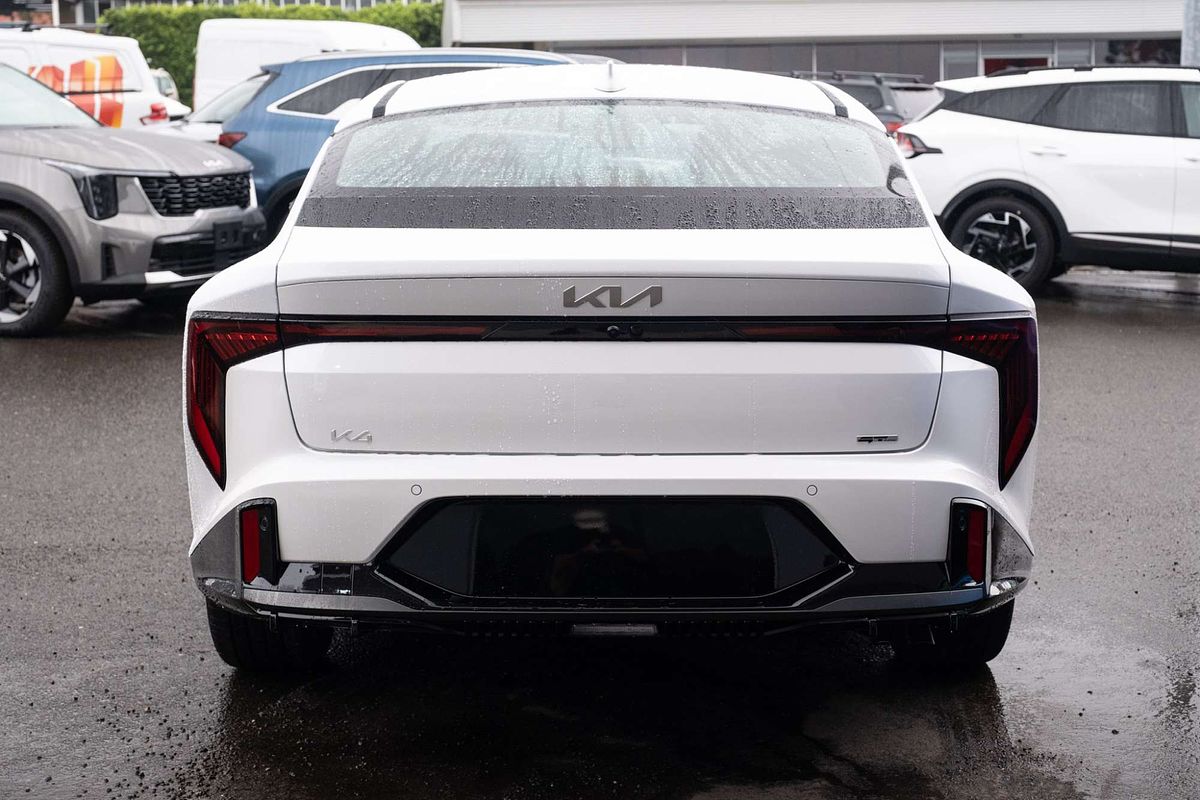 2024 Kia K4 GT-Line CL4m