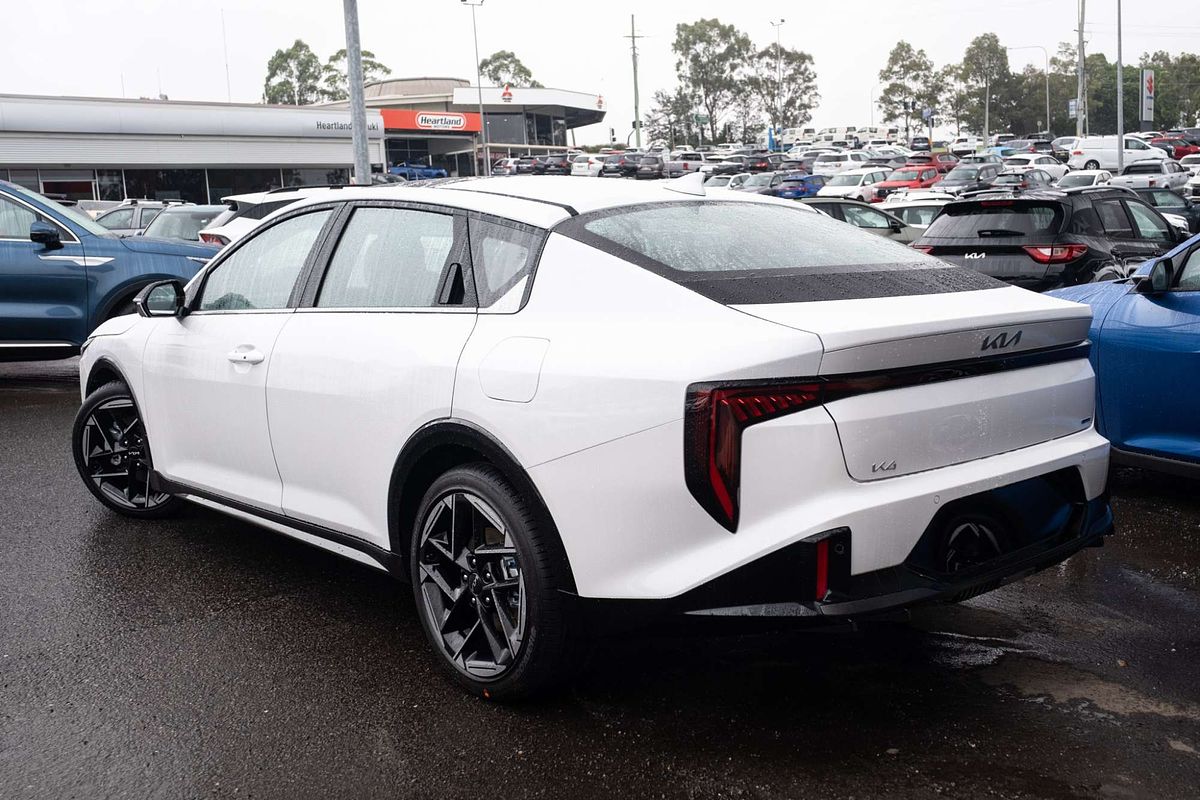 2024 Kia K4 GT-Line CL4m