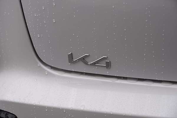 2024 Kia K4 GT-Line CL4m