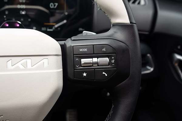 2024 Kia K4 GT-Line CL4m