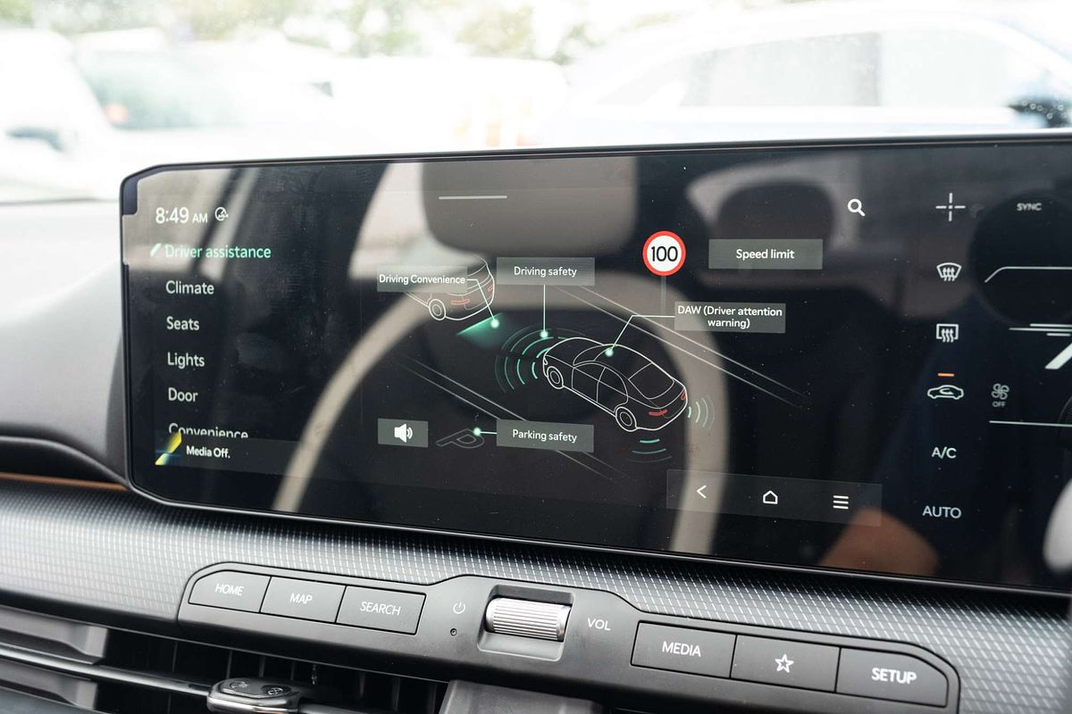 2024 Kia K4 GT-Line CL4m