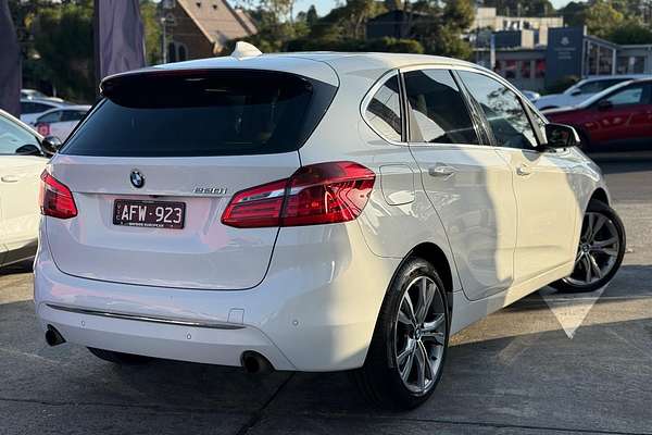 2015 BMW 2 Series 220i Luxury Line F45