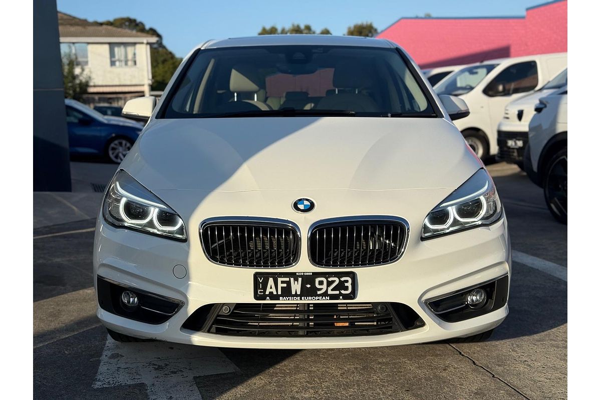 2015 BMW 2 Series 220i Luxury Line F45