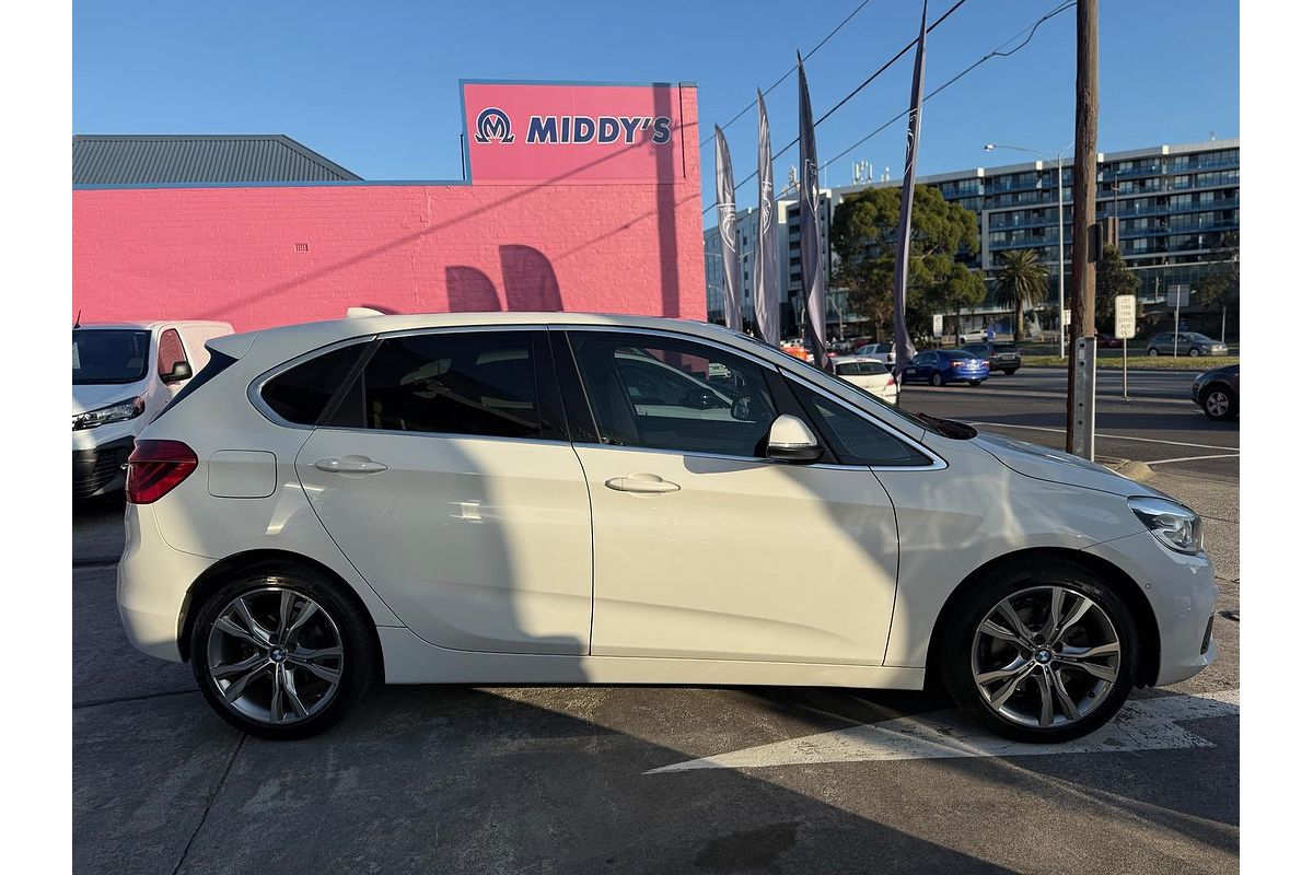 2015 BMW 2 Series 220i Luxury Line F45