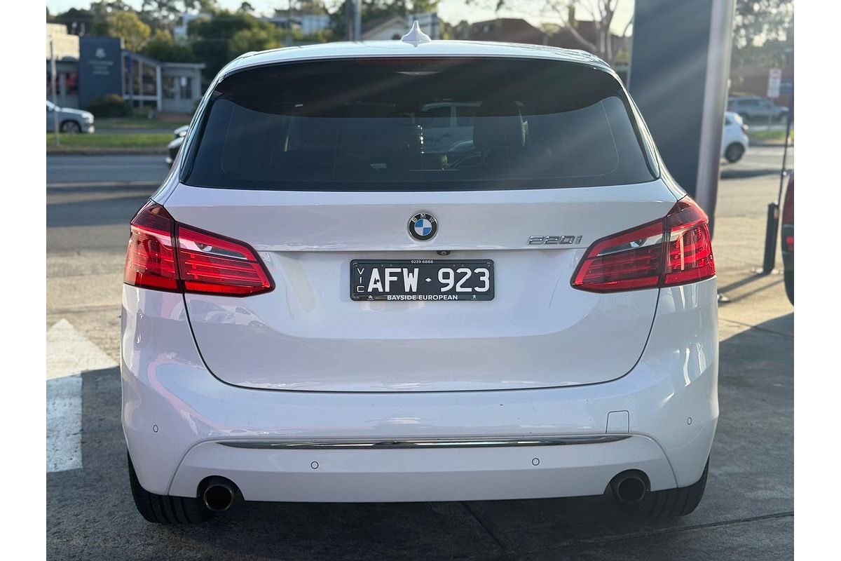 2015 BMW 2 Series 220i Luxury Line F45