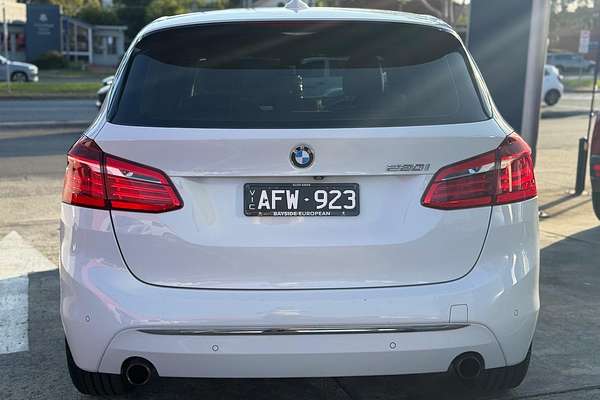 2015 BMW 2 Series 220i Luxury Line F45