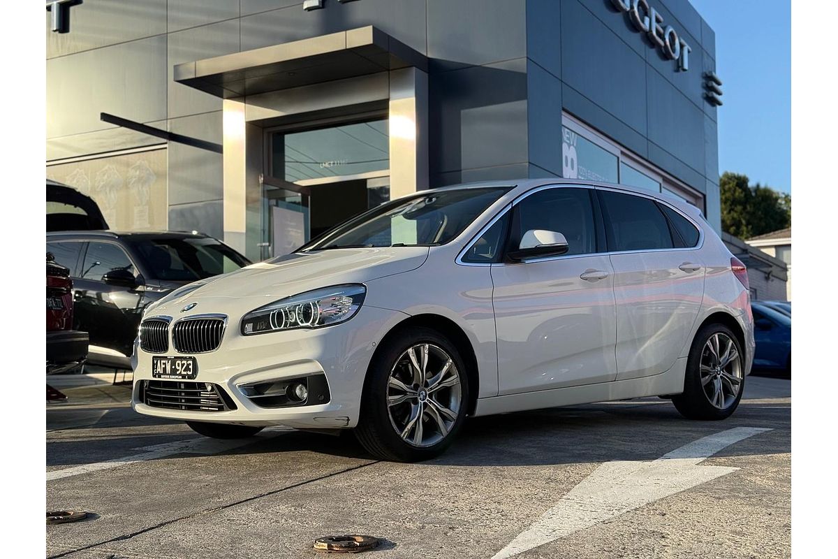 2015 BMW 2 Series 220i Luxury Line F45
