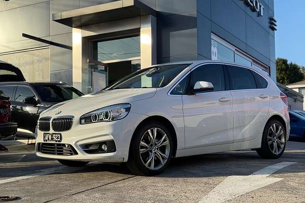 2015 BMW 2 Series 220i Luxury Line F45