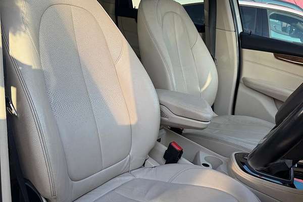 2015 BMW 2 Series 220i Luxury Line F45