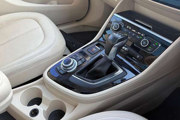 2015 BMW 2 Series 220i Luxury Line F45