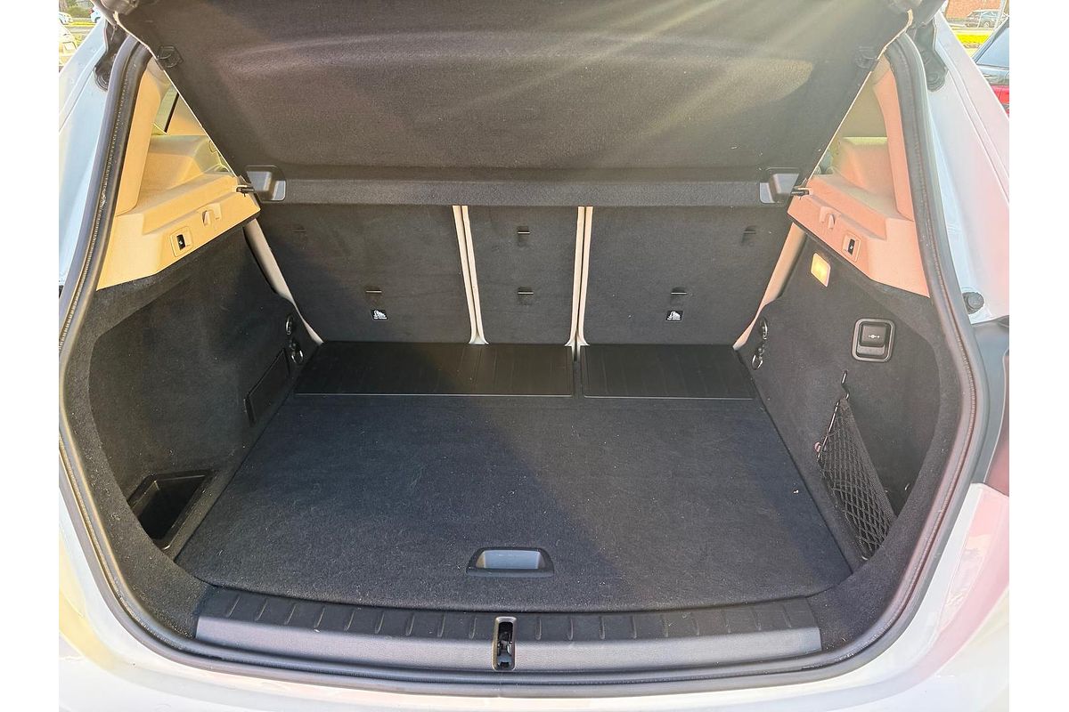2015 BMW 2 Series 220i Luxury Line F45