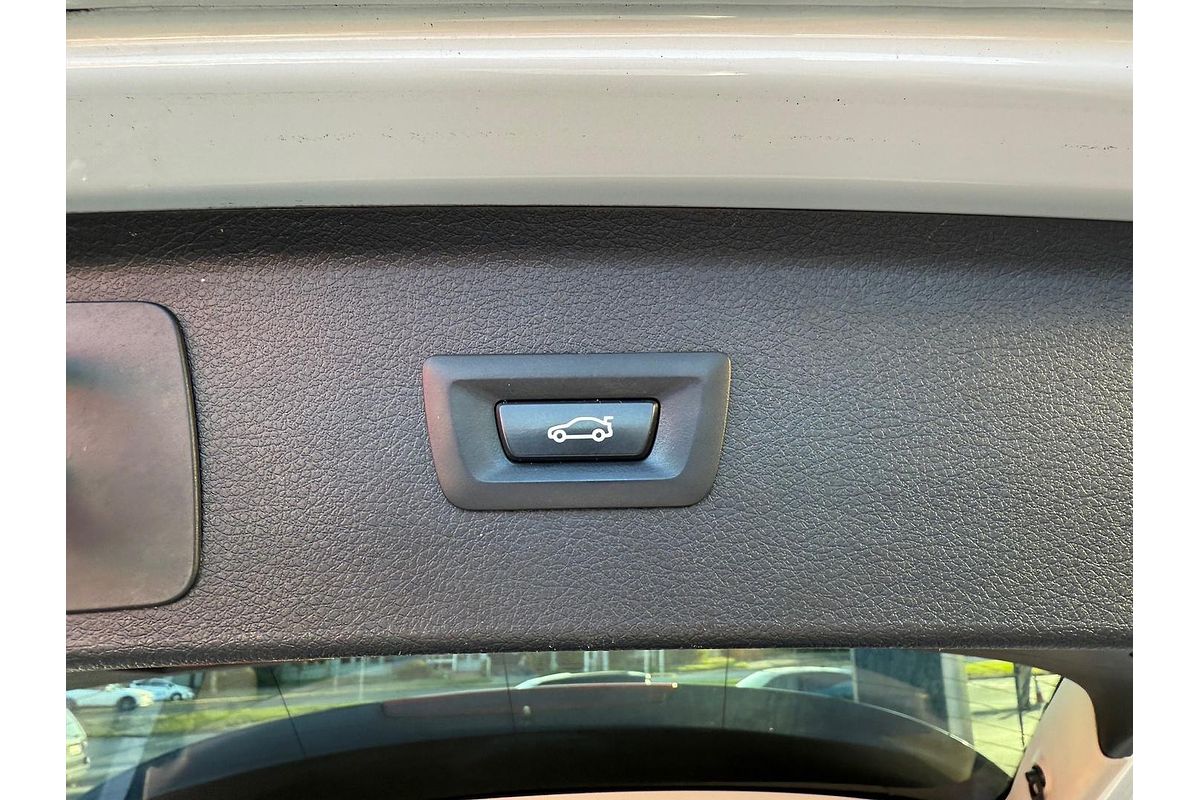 2015 BMW 2 Series 220i Luxury Line F45