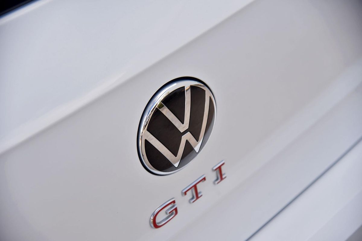2022 Volkswagen Golf GTI 8