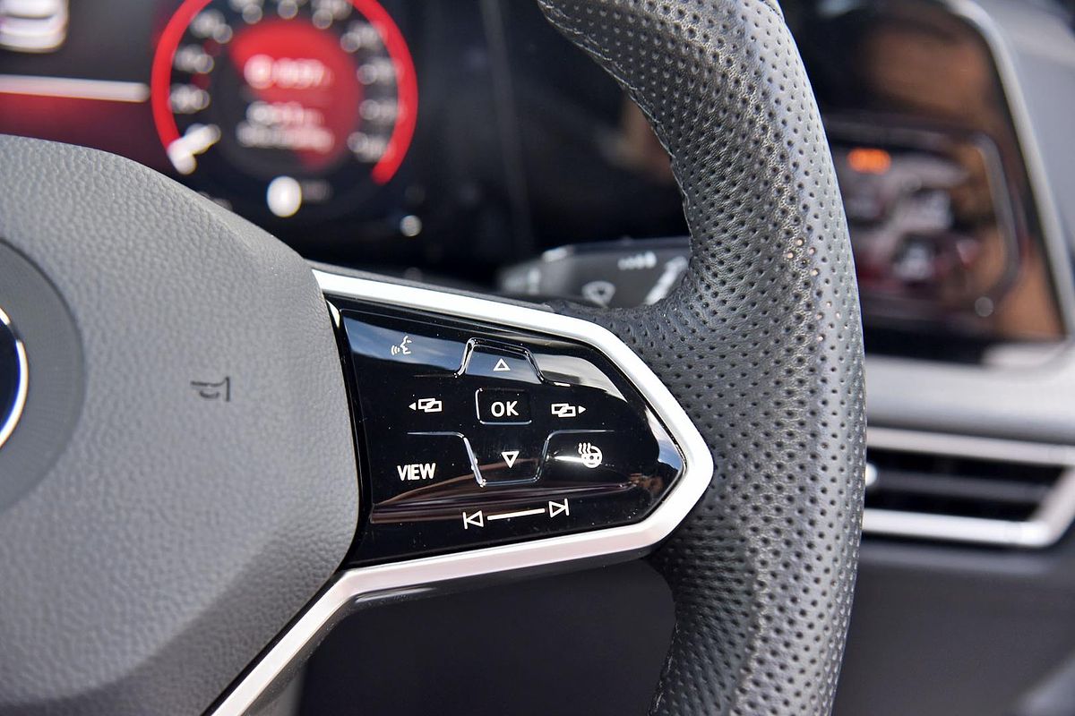 2022 Volkswagen Golf GTI 8