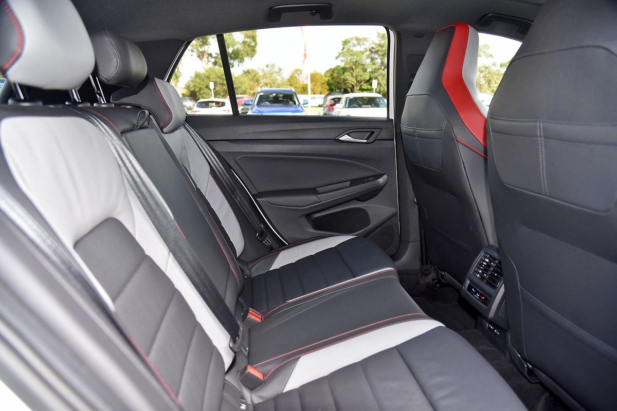 2022 Volkswagen Golf GTI 8