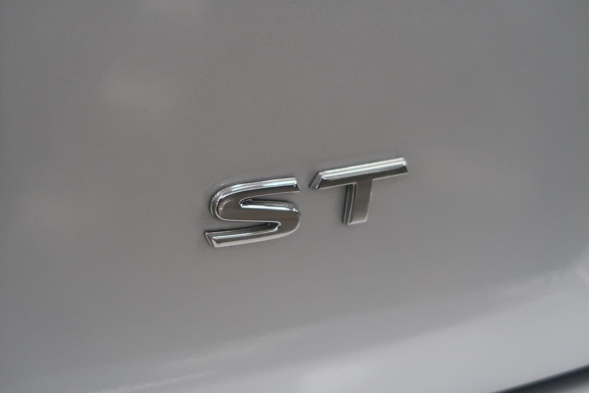 2019 Nissan Pathfinder ST R52 Series III